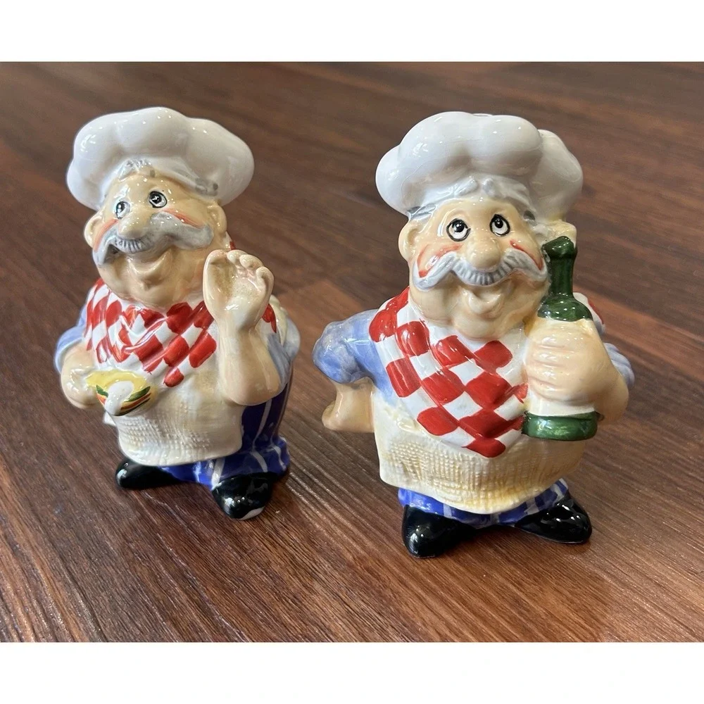 Vintage Italian Chef Salt/Pepper Shaker